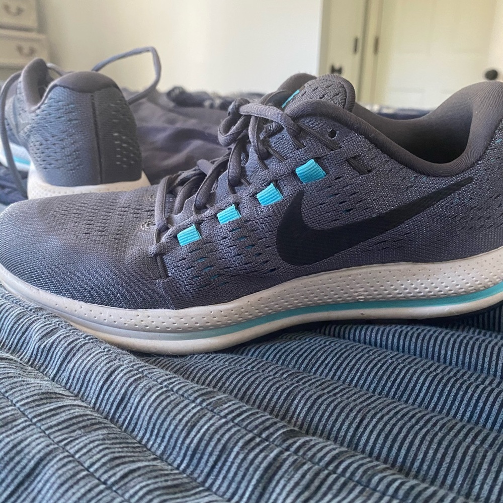 Nike women’s tennis shoes